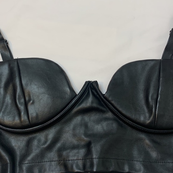 Black Leather (faux) Crop Top Sz L - Picture 2 of 3